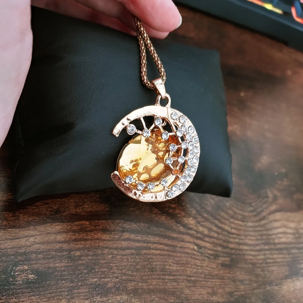 ONLY IN BUNLE/ Collier lune / Moon Necklace - Picture 3 of 5